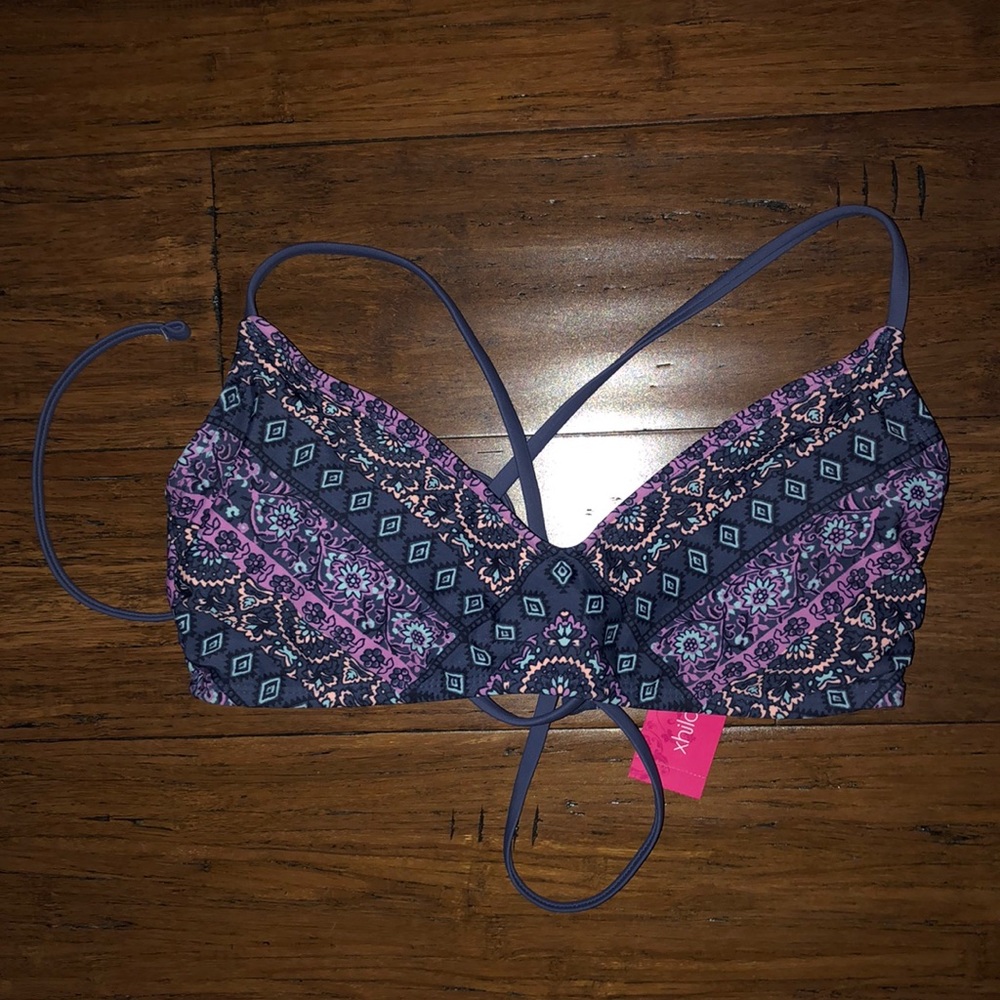 Xhilaration size medium bikini top